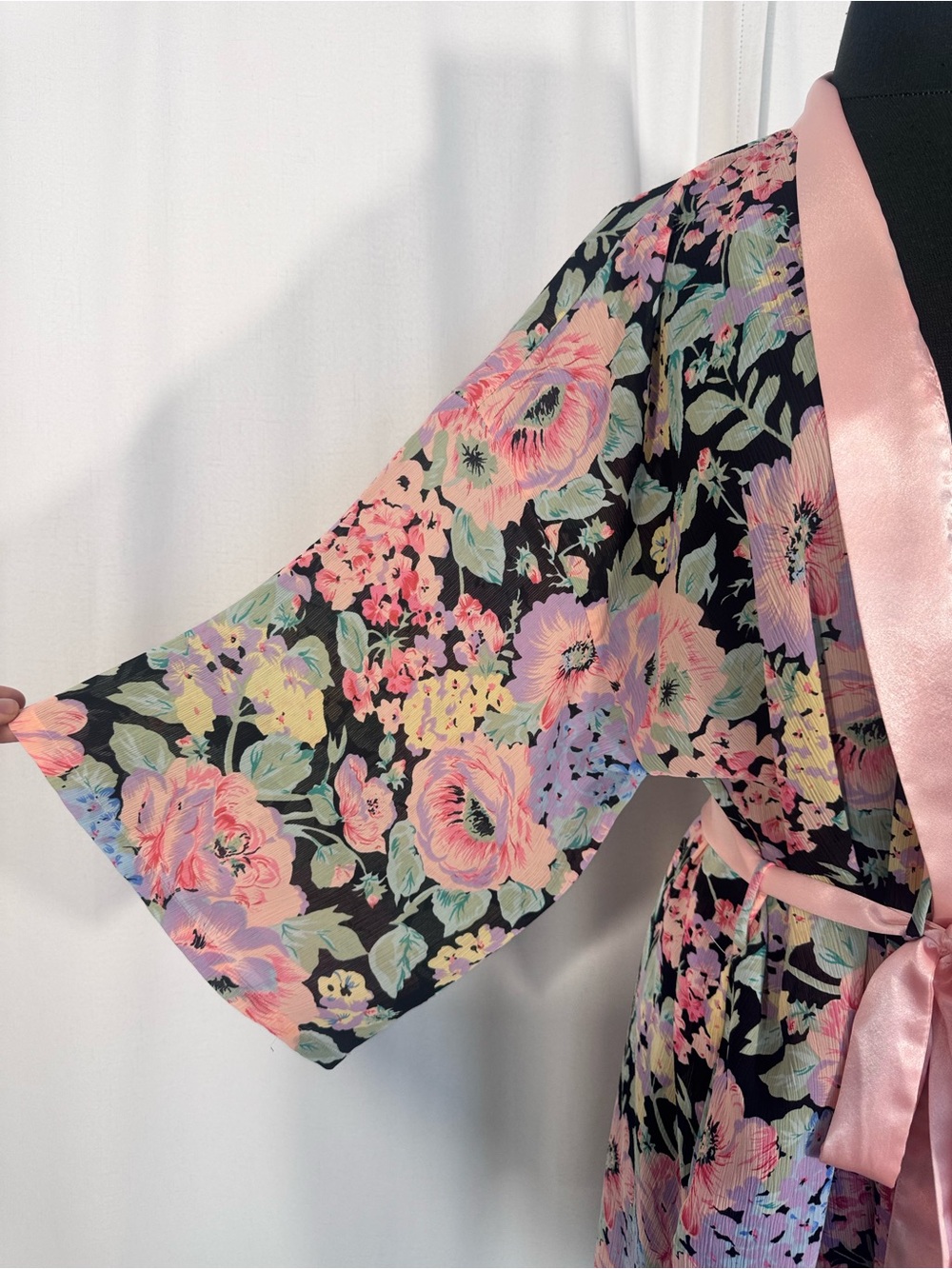 Vintage 90s Victoria’s Secret Floral Satin Trim Robe - Picture 5 of 7